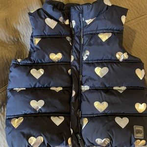 GAP: size 2 Toddler puffer vest